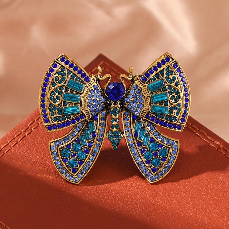 Women Men Fashion Rhinestone Butterfly Vintage Style Brooch Badges Palace Unisex Heavy Industry Crystal Pin Corsages Buckles
Women Men Fashion Rhinestone Butterfly Vintage Style Brooch Badges Palace Unisex Heavy Industry Crystal Pin Corsages Buckles