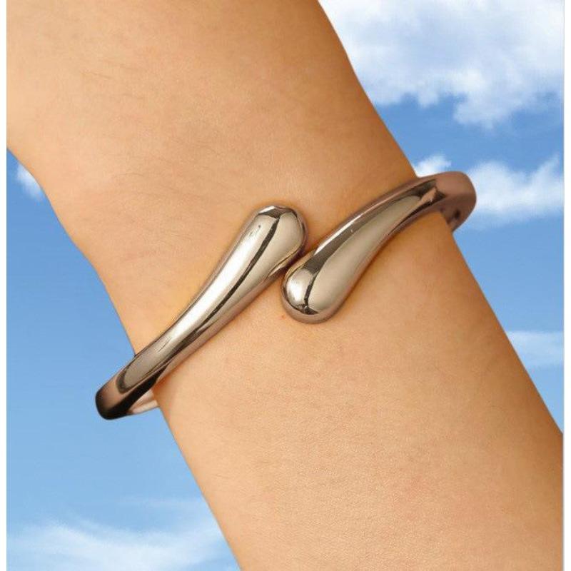 Glossy water droplets irregular design bracelet ring stud earrings women s daily wear simple jewelry set
Glossy water droplets irregular design bracelet ring stud earrings women s daily wear simple jewelry set