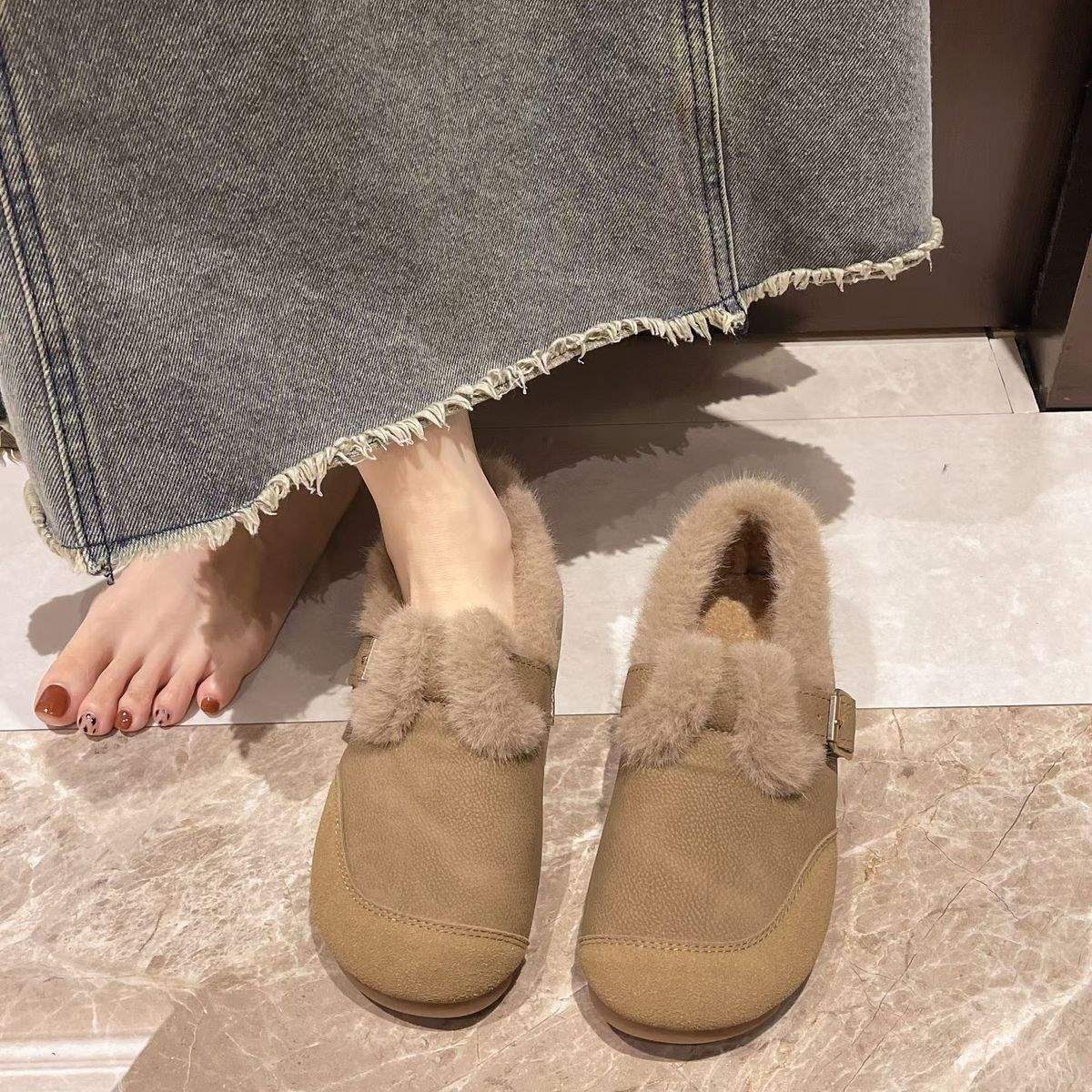 2025 winter new retro velvet round head flat bottom one pedal warm beanie shoes women s matte Birkenstock cotton shoes women 41 хаки
2025 winter new retro velvet round head flat bottom one pedal warm beanie shoes women s matte Birkenstock cotton shoes women 41 хаки
