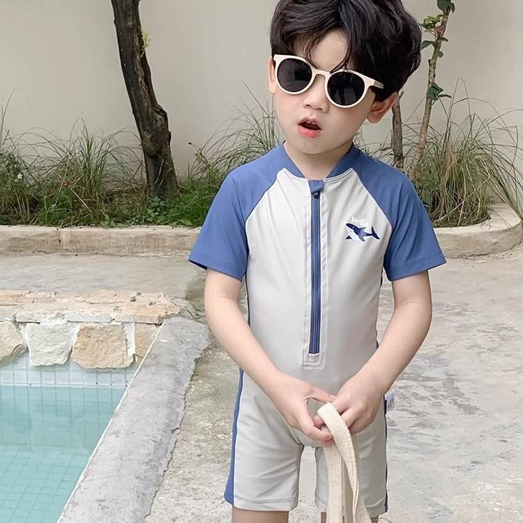 2024 Summer Boys One-Piece Swimsuit: Ages 1-3, Stylish Holiday & Hot Spring Wear Size 150 (Height ~140cm) 
2024 Summer Boys One-Piece Swimsuit: Ages 1-3, Stylish Holiday & Hot Spring Wear Size 150 (Height ~140cm)