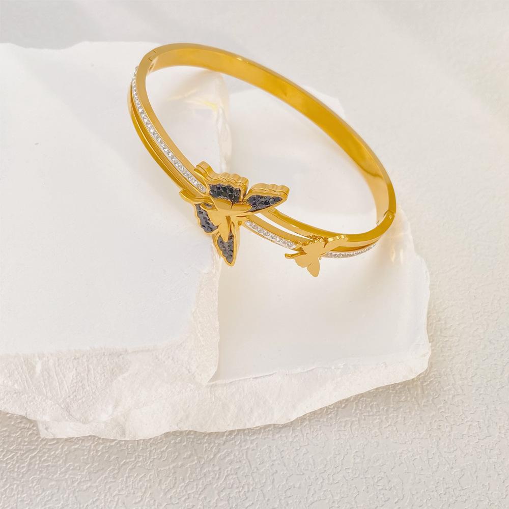 Elegant Butterfly Zircon Titanium Steel Bangle - Luxury Diamond-Set Design for Women
Elegant Butterfly Zircon Titanium Steel Bangle - Luxury Diamond-Set Design for Women
