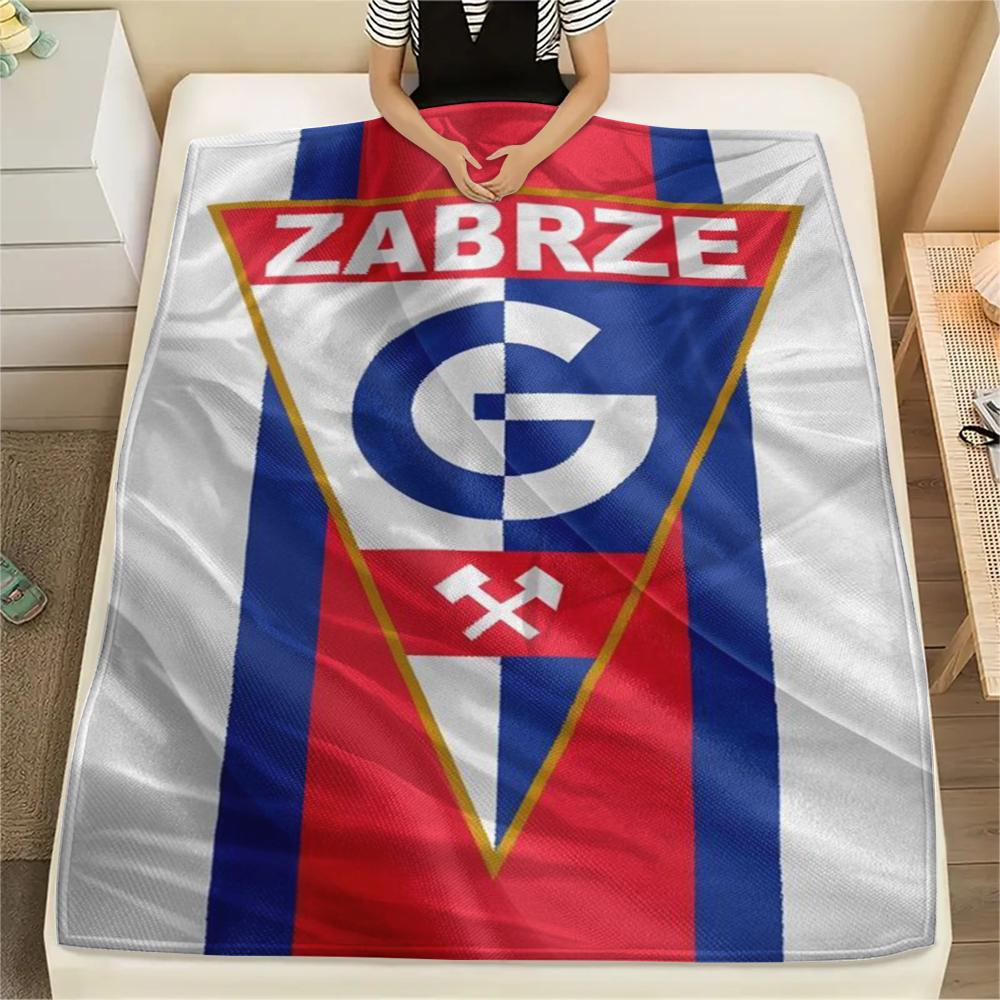 1PC ZABRZE G Print Flannel Blanket, High quality Comfortable for All Seasons, Home Decor, Warmth and Comfort, Perfect for Christmas Gifts254 80cm x 120cm
1PC ZABRZE G Print Flannel Blanket, High quality Comfortable for All Seasons, Home Decor, Warmth and Comfort, Perfect for Christmas Gifts254 80cm x 120cm