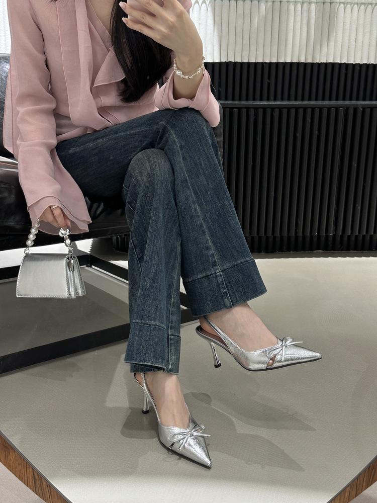 Fashion Sharp bow bow shallow high heels 2025 Summer new style with slim heels fashionable elegant temperament simple women s shoes 40 серебряный
Fashion Sharp bow bow shallow high heels 2025 Summer new style with slim heels fashionable elegant temperament simple women s shoes 40 серебряный