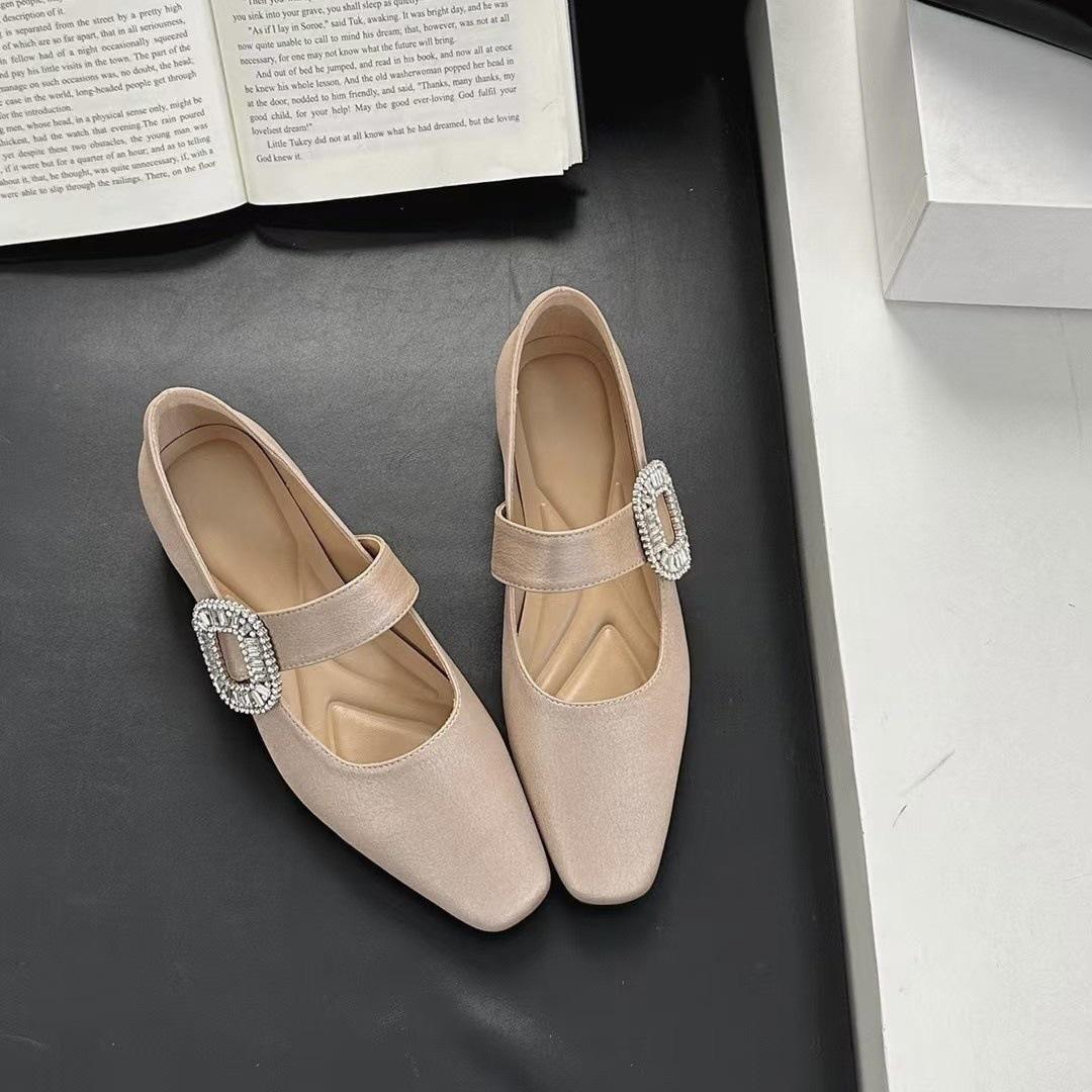 Flat single shoes women s new suede square head rhinestone one-word buckle Mary Jane shoes thick heel versatile 35
Flat single shoes women s new suede square head rhinestone one-word buckle Mary Jane shoes thick heel versatile 35