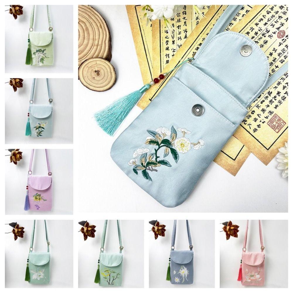 Tassel Embroidery Phone Bag Chinese Style Flower Shoulder Bag Cheongsam Accessories Style B
Tassel Embroidery Phone Bag Chinese Style Flower Shoulder Bag Cheongsam Accessories Style B