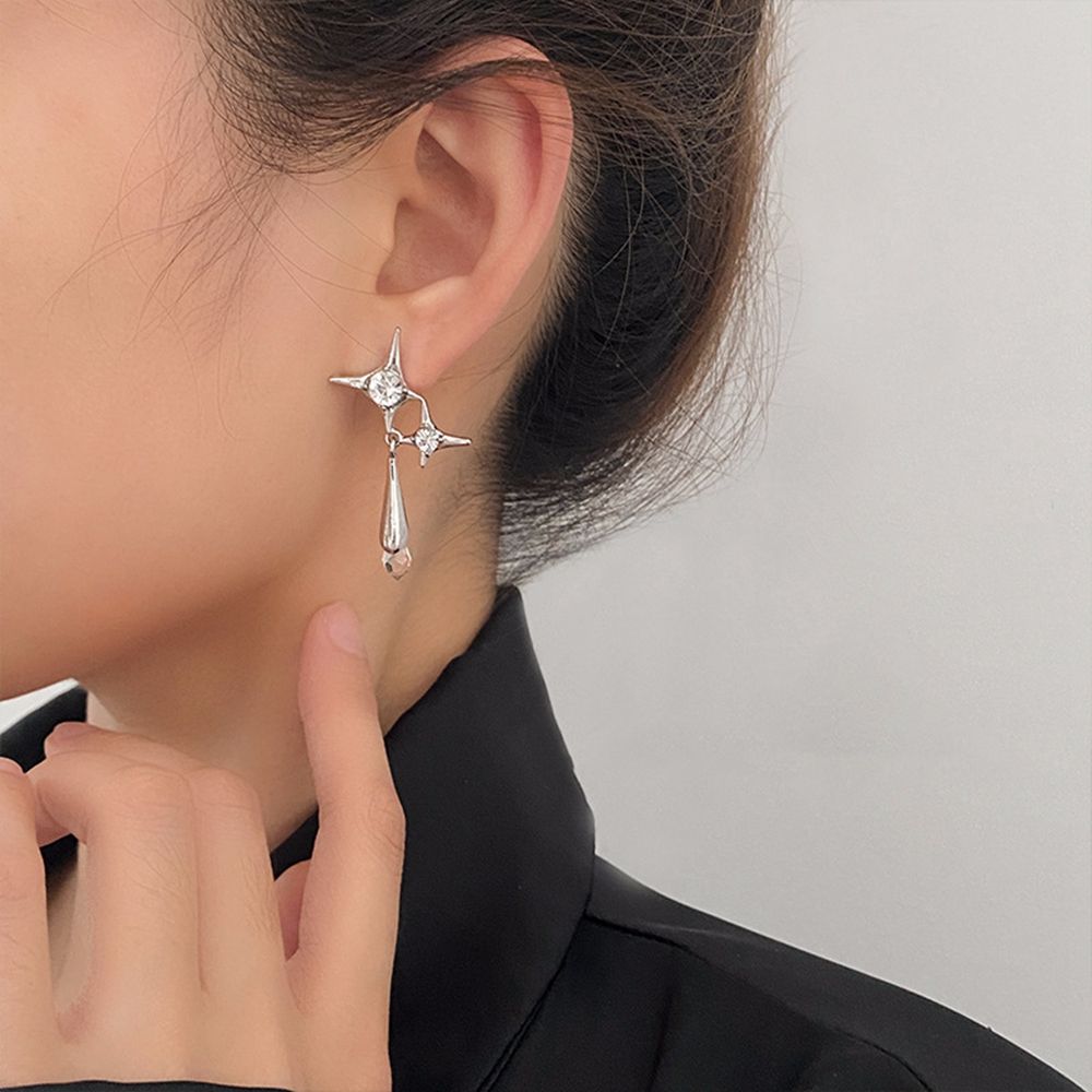 Korean Shiny Silver Needle Women Female Earrings Star Diamond Stud Earrings Water Drop Earrings
Korean Shiny Silver Needle Women Female Earrings Star Diamond Stud Earrings Water Drop Earrings