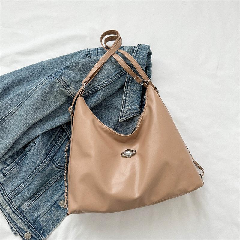 Сумка большая на двойной цепочке через плечо 2025 новая летняя мода серебристая сумка через плечо мягкая поверхность большая вместимость сумка-тоут хаки
Сумка большая на двойной цепочке через плечо 2025 новая летняя мода серебристая сумка через плечо мягкая поверхность большая вместимость сумка-тоут хаки