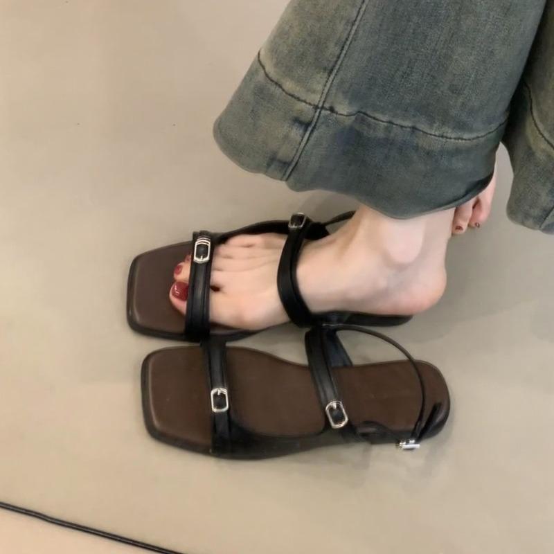 New Flat Roman Sandals Women s Summer Wear Square Toe Shallow Mouth Metal Buckle Simple One-band Soft-soled Beach Shoes 35 чорний
New Flat Roman Sandals Women s Summer Wear Square Toe Shallow Mouth Metal Buckle Simple One-band Soft-soled Beach Shoes 35 чорний