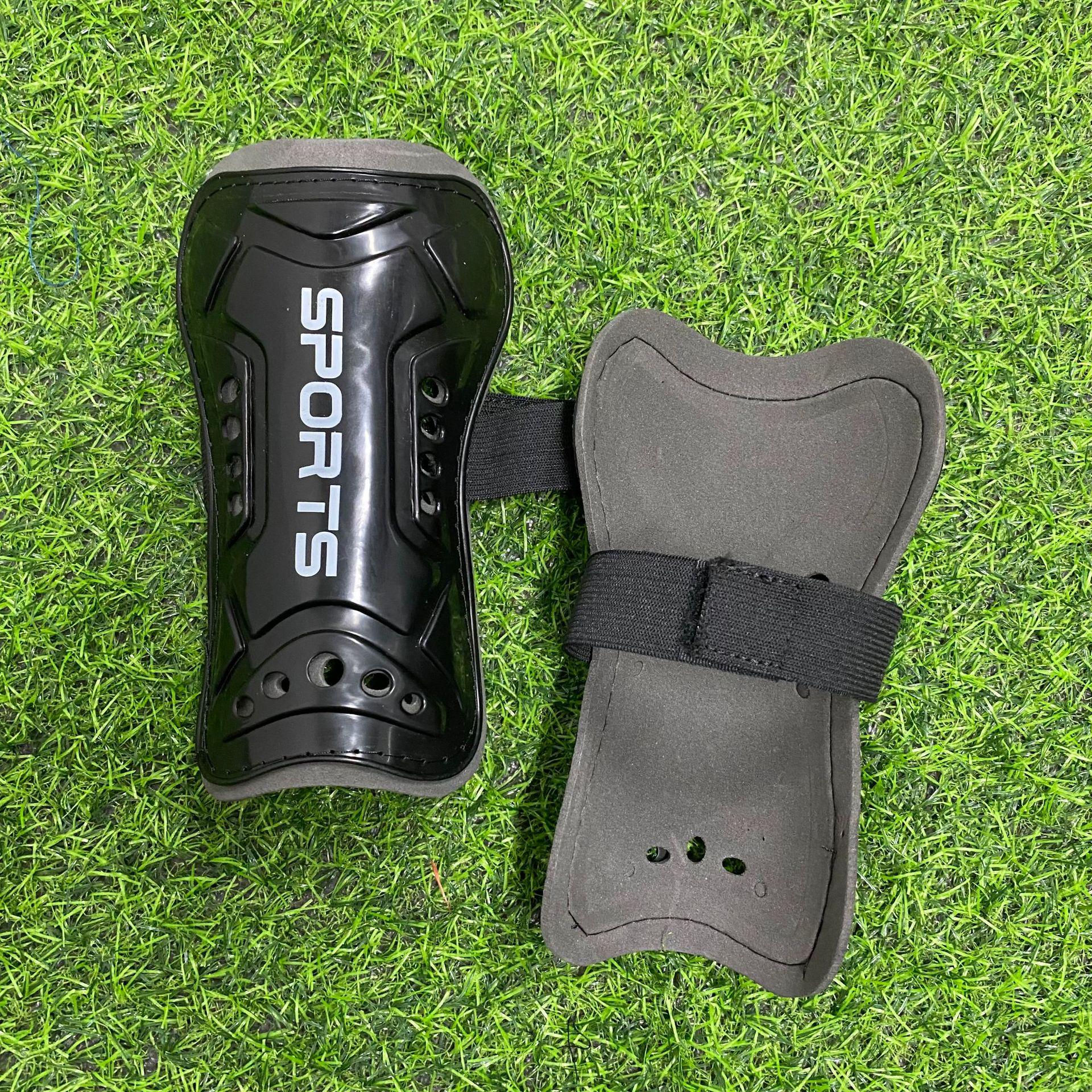 Professional Cross-Border Breathable Football Shin Guards with Perforated Straps, Wear-Resistant Calf Protection, and Insert Plates.
Professional Cross-Border Breathable Football Shin Guards with Perforated Straps, Wear-Resistant Calf Protection, and Insert Plates.