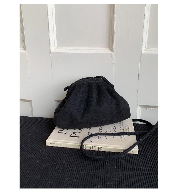 Small bag women s Korean version of the new trendy messenger bag foreign style shoulder bag simple fashion retro shell bag чёрный
Small bag women s Korean version of the new trendy messenger bag foreign style shoulder bag simple fashion retro shell bag чёрный