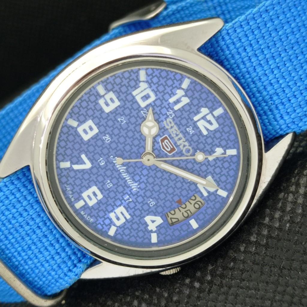 USED VINTAGE SEIKO 5 AUTOMATIC 7025A JAPAN MENS DATE BLUE WATCH 583b-a306308-9 SKU583b-a306308
USED VINTAGE SEIKO 5 AUTOMATIC 7025A JAPAN MENS DATE BLUE WATCH 583b-a306308-9 SKU583b-a306308