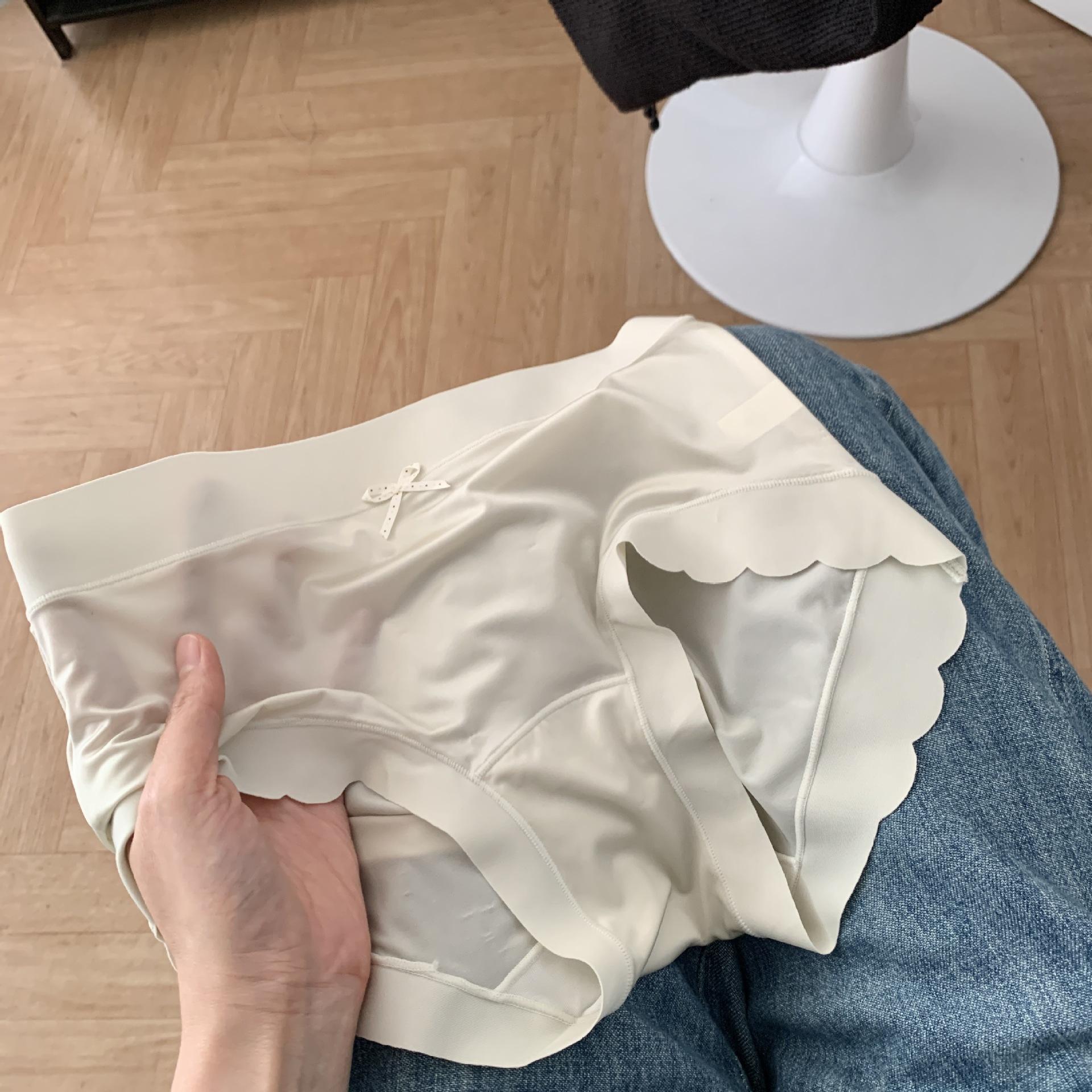Ladies Summer Silk Glossy Satin Quick-dry Antibacterial Stretch Mode Crotch Mid Waist Ice Silk Briefs One size зелений
Ladies Summer Silk Glossy Satin Quick-dry Antibacterial Stretch Mode Crotch Mid Waist Ice Silk Briefs One size зелений