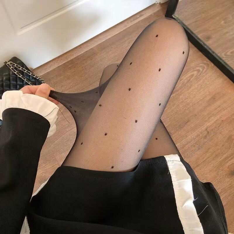 Extra-long polka dot pantyhose, anti-snag, jacquard heart pattern, thin, sexy black stockings for tall women180cm Average Size75-125Jin(1
Extra-long polka dot pantyhose, anti-snag, jacquard heart pattern, thin, sexy black stockings for tall women180cm Average Size75-125Jin(1