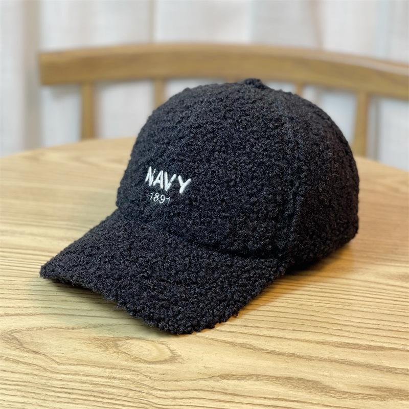 Women s lamb wool hat for autumn and winter, thickened and warm, trendy street style versatile winter baseball cap for adults Adult54-60Adjustable чёрный
Women s lamb wool hat for autumn and winter, thickened and warm, trendy street style versatile winter baseball cap for adults Adult54-60Adjustable чёрный