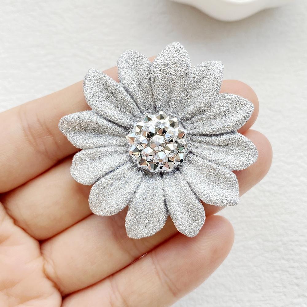 4Pcs Cute Resin Silver and gray chrysanthemums Flatback Cabochons For Hairpin Scrapbooking DIY Jewelry Craft Decoration
4Pcs Cute Resin Silver and gray chrysanthemums Flatback Cabochons For Hairpin Scrapbooking DIY Jewelry Craft Decoration