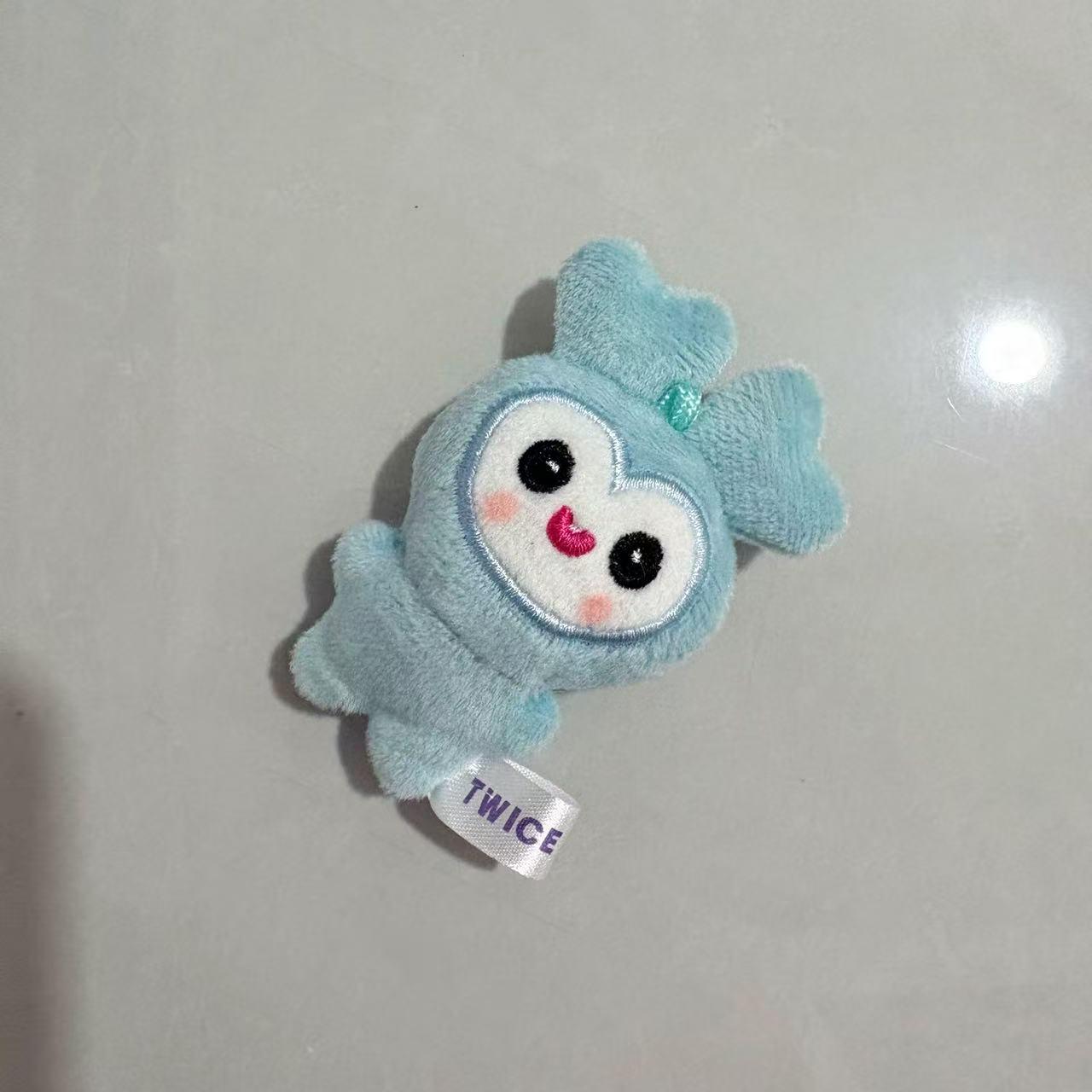 В наявності: TWICE Pop-up Милий Плюшевий M Пак Чі Хьо Квасові Очі Squeak + Washable Tag
В наявності: TWICE Pop-up Милий Плюшевий M Пак Чі Хьо Квасові Очі Squeak + Washable Tag