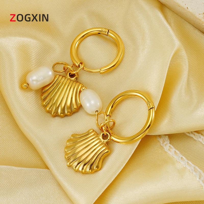 European and American Designer Titanium Steel Pearl Earrings – Women s High-End French Fan-Shaped Fashion Jewelry 18K
European and American Designer Titanium Steel Pearl Earrings – Women s High-End French Fan-Shaped Fashion Jewelry 18K