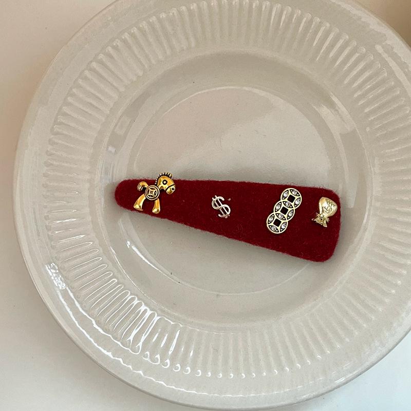 Coming Soon: Korean Style Little Bear Heart Plush Hair Clip - Luxurious Zircon Inlaid BB Clip, High-End Fashion Accessory for Women
Coming Soon: Korean Style Little Bear Heart Plush Hair Clip - Luxurious Zircon Inlaid BB Clip, High-End Fashion Accessory for Women