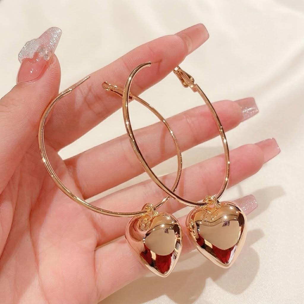 Stylish Heart Hoop Earrings Women Unique Jewelry Gifts Birthday Holidays Special Occasions Fashion Accessories золотой
Stylish Heart Hoop Earrings Women Unique Jewelry Gifts Birthday Holidays Special Occasions Fashion Accessories золотой