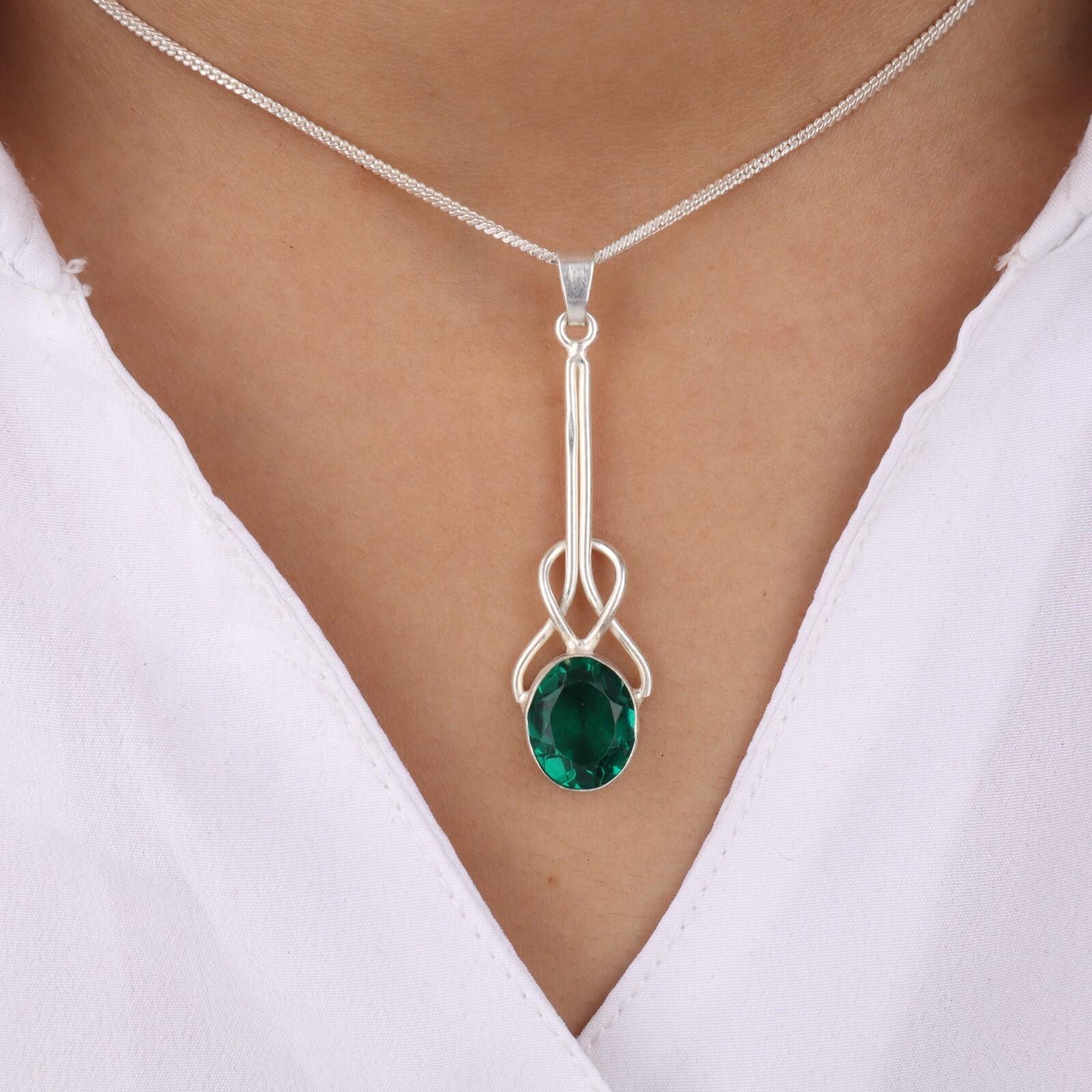 Chrome Diopside Gemstone 925 Sterling Silver Boho Jewelry Handmade Pendant 1.79 PP-60-9
Chrome Diopside Gemstone 925 Sterling Silver Boho Jewelry Handmade Pendant 1.79 PP-60-9
