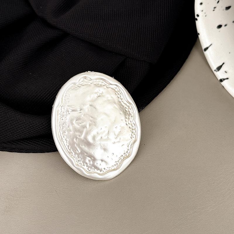 Tin Foil Texture Oval Love Metal Mobile Phone Airbag Bracket Paste Creative Lazy Watching Drama Desktop Bracket
Tin Foil Texture Oval Love Metal Mobile Phone Airbag Bracket Paste Creative Lazy Watching Drama Desktop Bracket