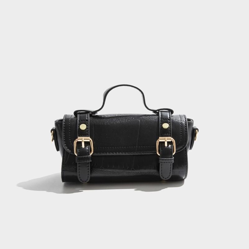 Women s Bag 2026 New High-end Single-shoulder Diagonal Straddle Design Belt Handbag Pillow чорний
Women s Bag 2026 New High-end Single-shoulder Diagonal Straddle Design Belt Handbag Pillow чорний