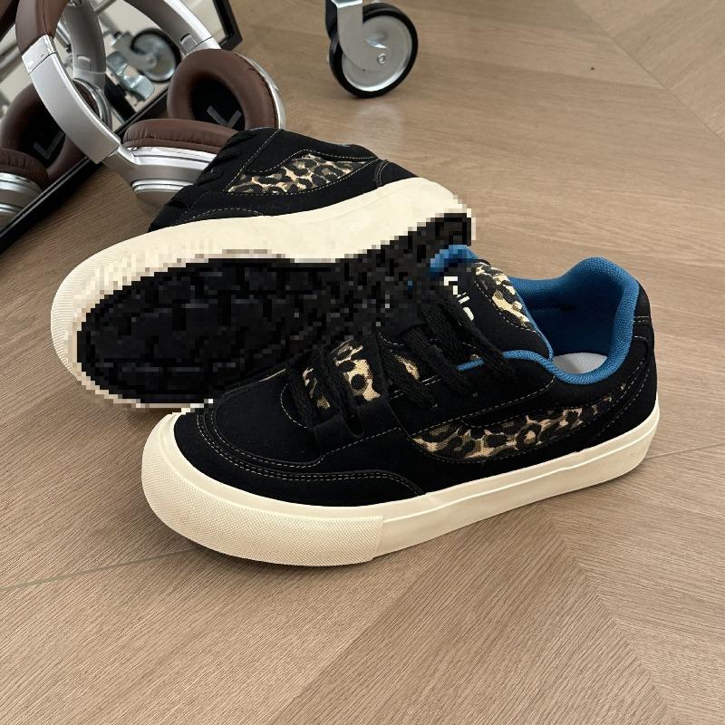 New leopard print men s shoes, original design, niche breadboard shoes, autumn new versatile trendy board shoes 44 standard size
New leopard print men s shoes, original design, niche breadboard shoes, autumn new versatile trendy board shoes 44 standard size