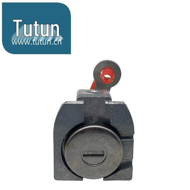 Venucia T70 (2014-2019 гг.) Цилиндр замка передней левой двери с 2 ключами Venucia T70 (2014-2019)
Venucia T70 (2014-2019 гг.) Цилиндр замка передней левой двери с 2 ключами Venucia T70 (2014-2019)