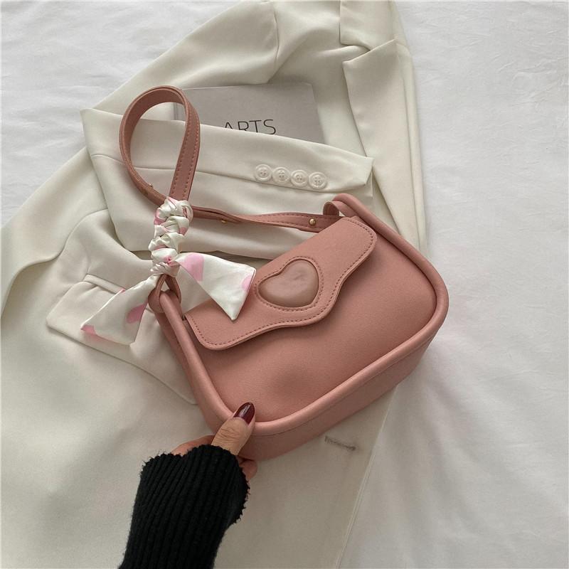 Gentle temperament simple fashion silk scarf bag women s 2025 summer new armpit bag foreign style shoulder bag small square bag рожевий
Gentle temperament simple fashion silk scarf bag women s 2025 summer new armpit bag foreign style shoulder bag small square bag рожевий