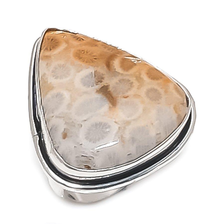 Ископаемый коралл драгоценный камень 925 стерлинговое серебро ювелирное кольцо размер 8
Ископаемый коралл драгоценный камень 925 стерлинговое серебро ювелирное кольцо размер 8