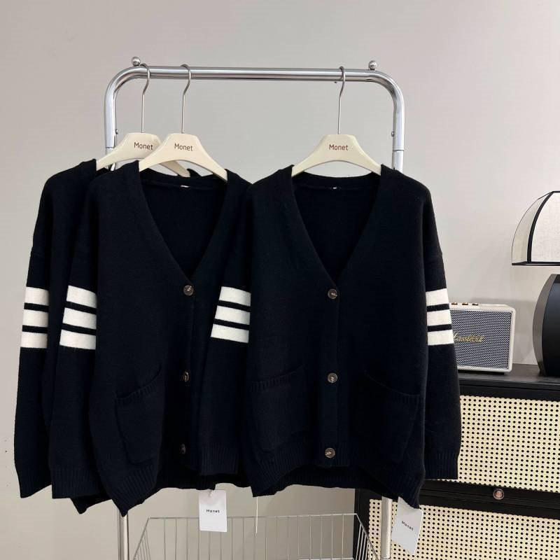 Women s Casual Knit Cardigan - Soft, Loose-Fit Korean Style for Spring & Autumn S (80-95 jin)
Women s Casual Knit Cardigan - Soft, Loose-Fit Korean Style for Spring & Autumn S (80-95 jin)