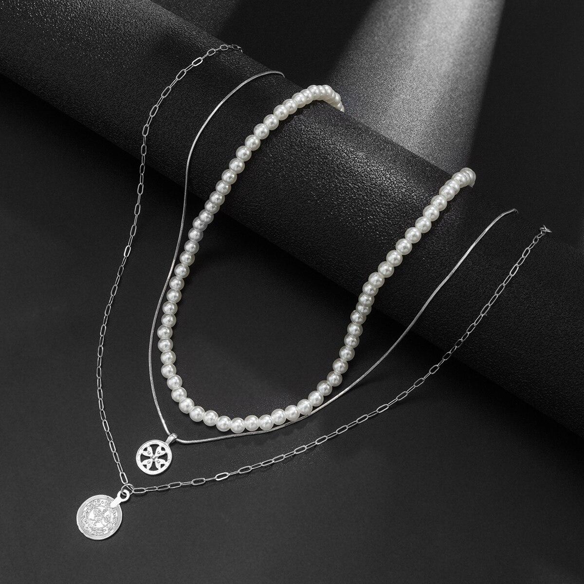 Vintage Goth Imitation-Pearl Coin Pendant Choker Necklace for Men Fashion Statement Punk Snake Chain Grunge Jewelry Steampunk
Vintage Goth Imitation-Pearl Coin Pendant Choker Necklace for Men Fashion Statement Punk Snake Chain Grunge Jewelry Steampunk