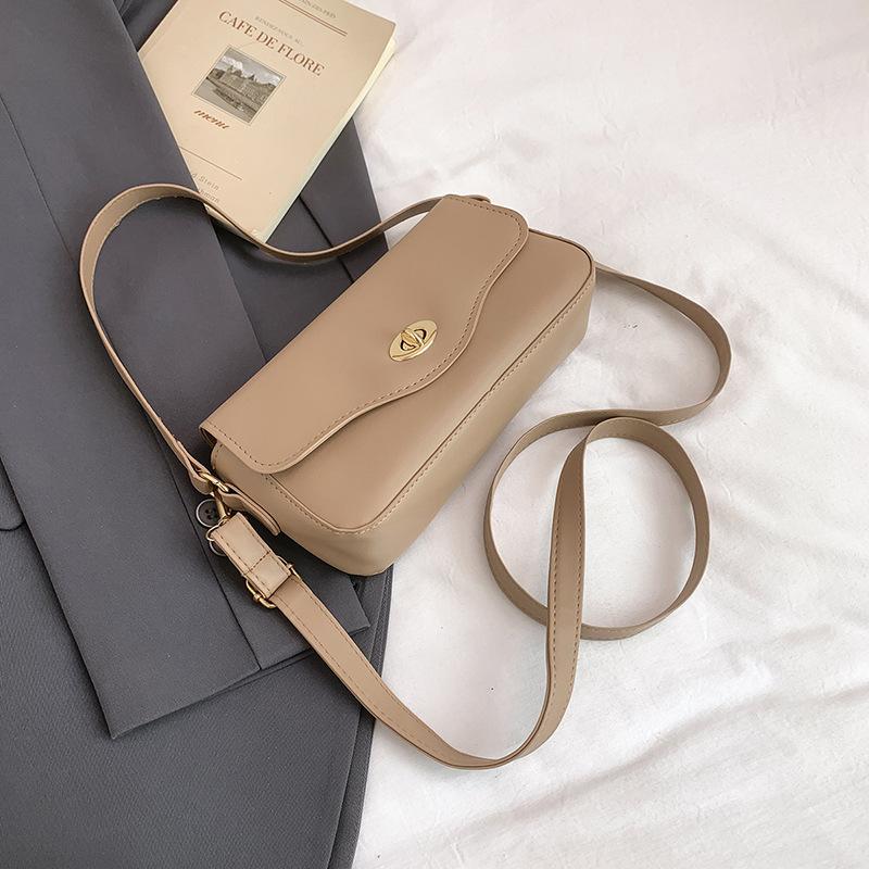 Ретро мода новая большая вместимость замок повседневная работа поездки одно плечо подмышечная маленькая квадратная женская сумка хаки
Ретро мода новая большая вместимость замок повседневная работа поездки одно плечо подмышечная маленькая квадратная женская сумка хаки