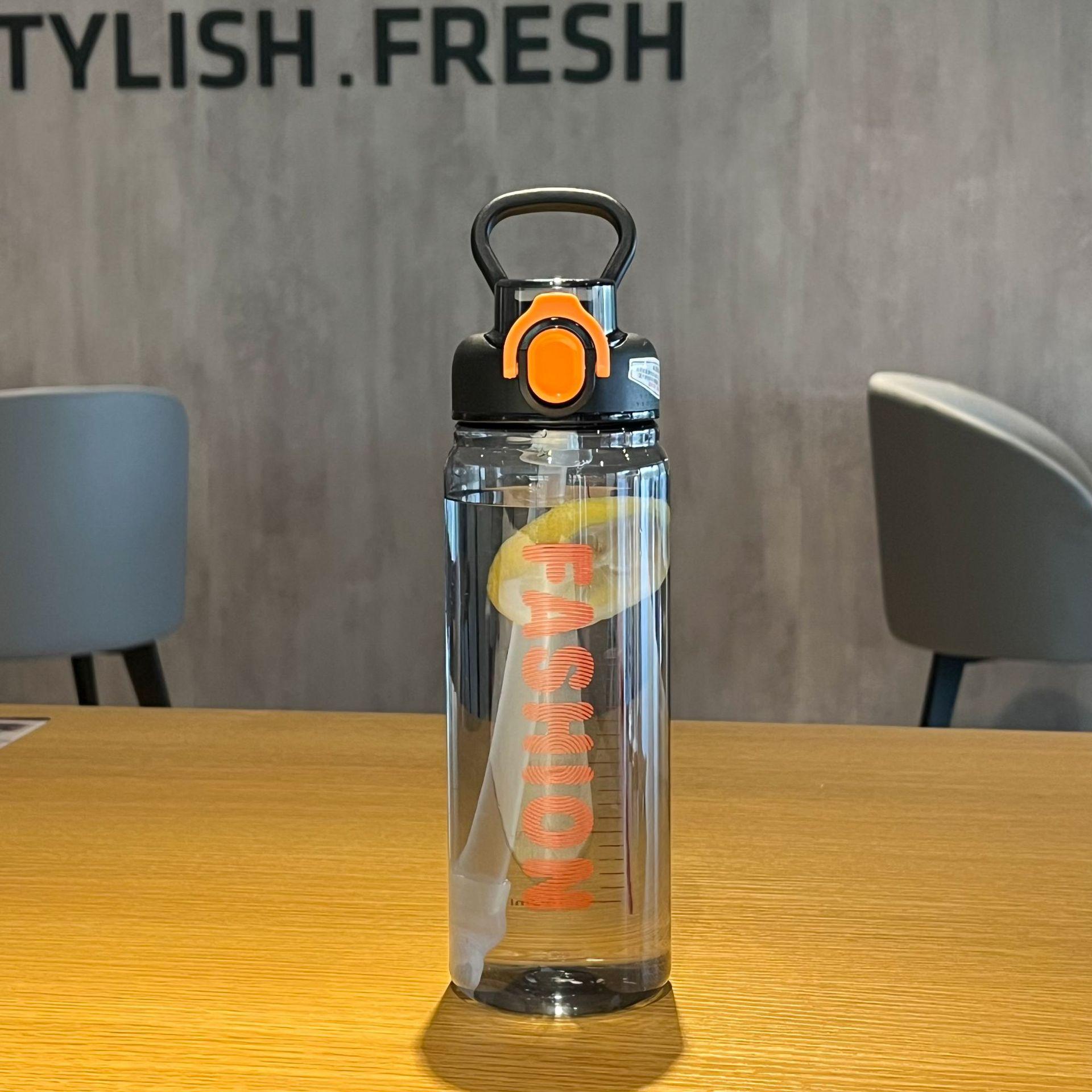 Large capacity straw water cup for male and female students high-value sports cup heat-resistant, simple and portable portable plastic cup 700ml чёрный
Large capacity straw water cup for male and female students high-value sports cup heat-resistant, simple and portable portable plastic cup 700ml чёрный