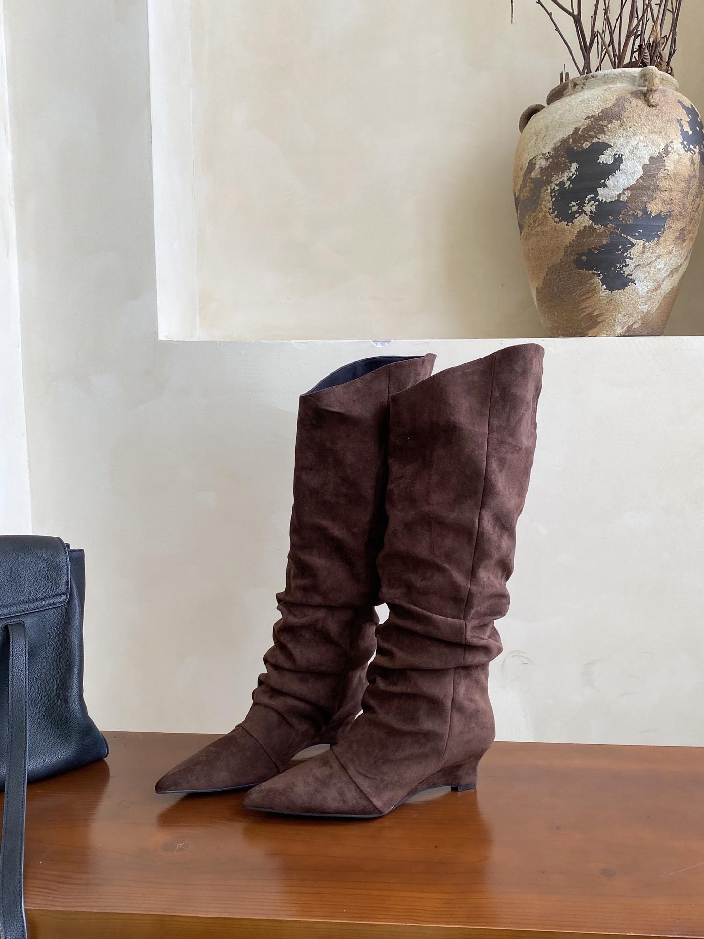 2025 new European and American style wide tube thin pile wrinkled wedge heel boots 39 темно-коричневого
2025 new European and American style wide tube thin pile wrinkled wedge heel boots 39 темно-коричневого