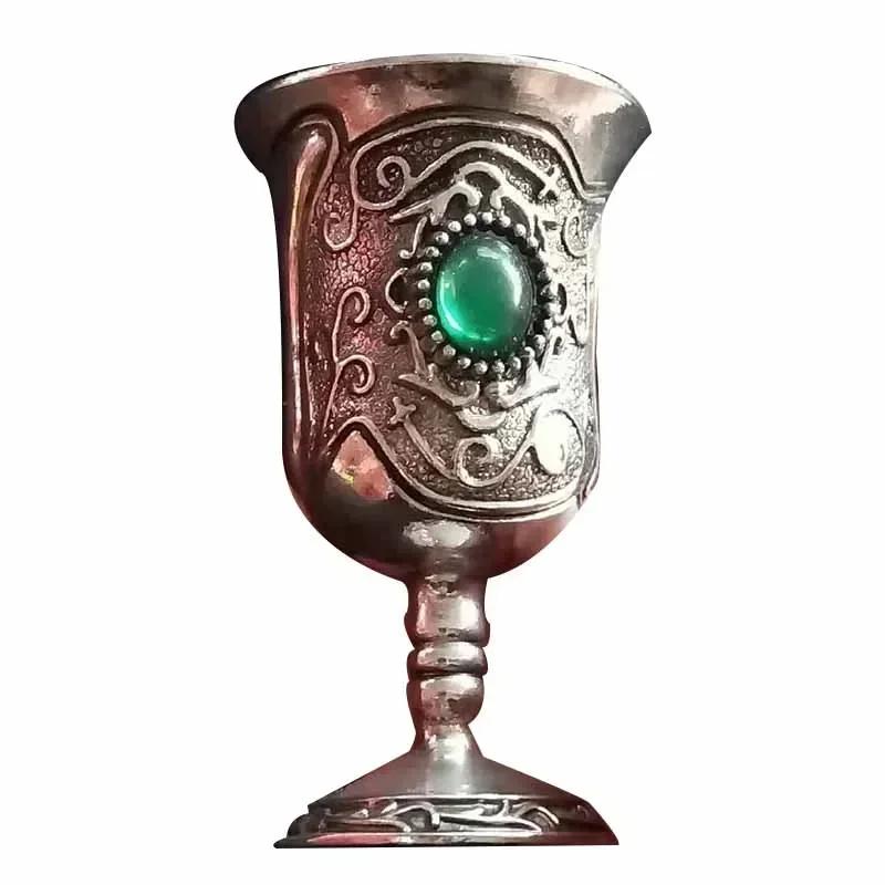 1pc Vintage Metal Wine Glass Champagne Beverage Goblet Cocktail Cup European Style Cocktail Glasses for Bar Party Home Decor
1pc Vintage Metal Wine Glass Champagne Beverage Goblet Cocktail Cup European Style Cocktail Glasses for Bar Party Home Decor