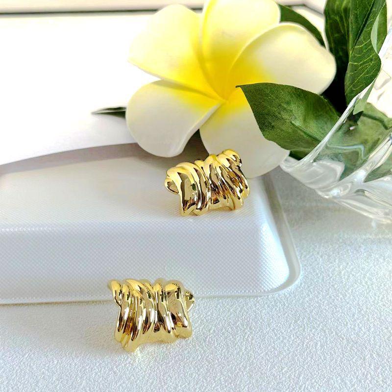 Fashion Light Luxury Earrings, Irregular Folds, Simple Design Earrings, High-End Sense, Summer Gifts For Girls золотий
Fashion Light Luxury Earrings, Irregular Folds, Simple Design Earrings, High-End Sense, Summer Gifts For Girls золотий