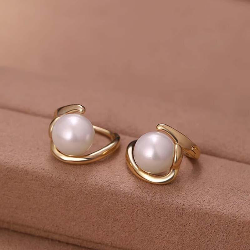 Minimalist New Champagne Gold Bead Earrings with Niche Design, High-end Earrings, Fashionable Temperament, Retro Earrings
Minimalist New Champagne Gold Bead Earrings with Niche Design, High-end Earrings, Fashionable Temperament, Retro Earrings