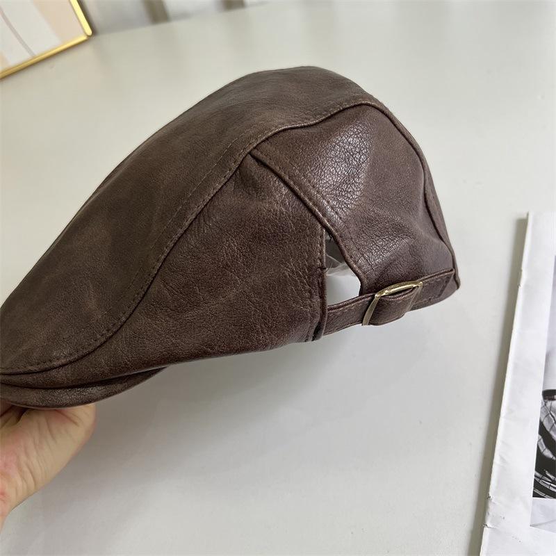 Retro pattern PU leather forward hat women autumn and winter fashionable personality street yuppie couple cap M(56-58cm) чорний
Retro pattern PU leather forward hat women autumn and winter fashionable personality street yuppie couple cap M(56-58cm) чорний