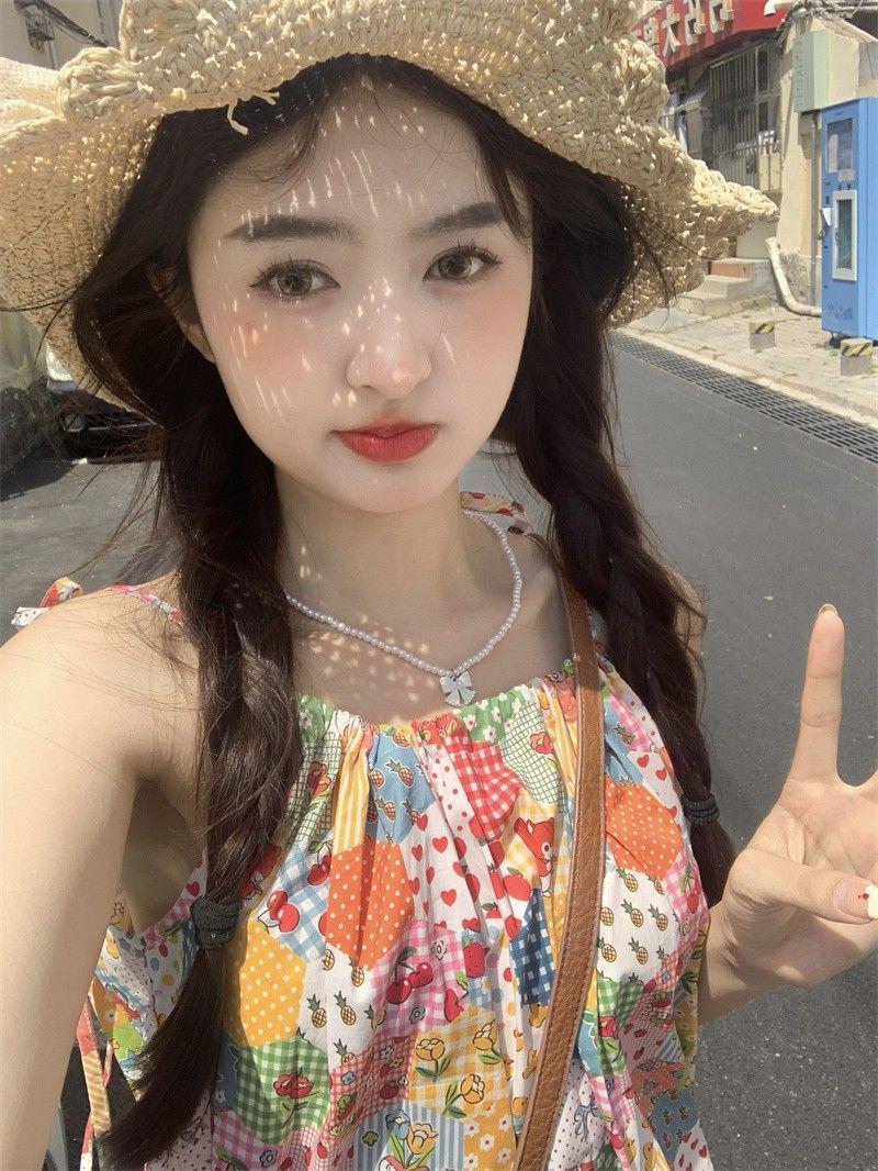 Floral Print Spaghetti Strap Dress: Fresh, Sweet, Unique Long Skirt for Women’s Summer Fashion Large
Floral Print Spaghetti Strap Dress: Fresh, Sweet, Unique Long Skirt for Women’s Summer Fashion Large