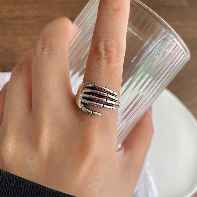 Lanzhi Skull Hand Punk Hip-Hop Ring for Women, 925 Sterling Silver, Non-Fading. Adjustable Opening
Lanzhi Skull Hand Punk Hip-Hop Ring for Women, 925 Sterling Silver, Non-Fading. Adjustable Opening