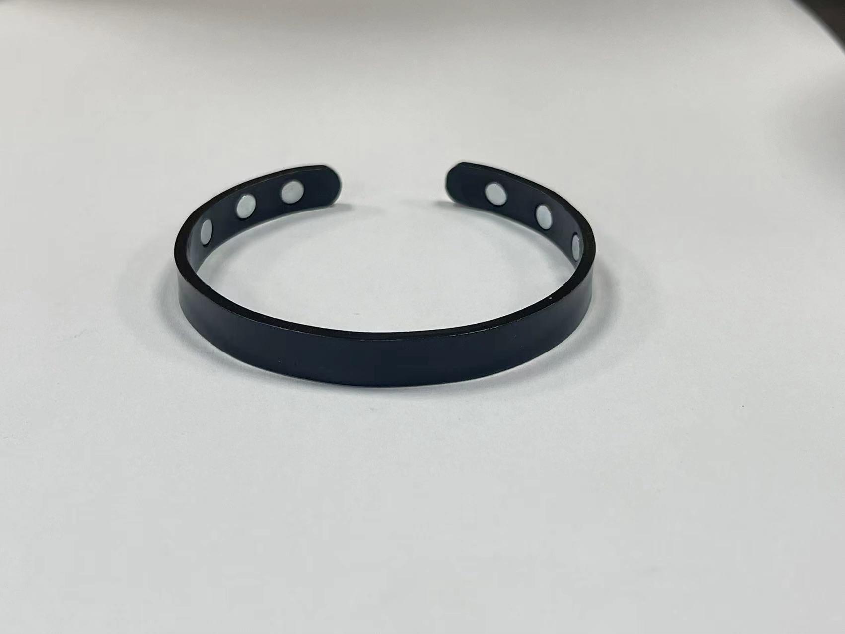 Magnetic Men s & Women s Rose Gold Open Bracelet - European & American Style Jewelry чорний
Magnetic Men s & Women s Rose Gold Open Bracelet - European & American Style Jewelry чорний