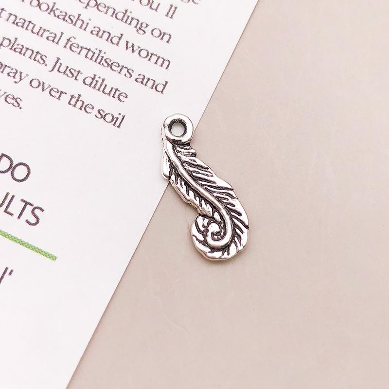 Тибетське срібло Ретро Порожнистий Лист гінкго Сплав Підвіски Шарми для Прикрас Ручної Роботи
Тибетське срібло Ретро Порожнистий Лист гінкго Сплав Підвіски Шарми для Прикрас Ручної Роботи