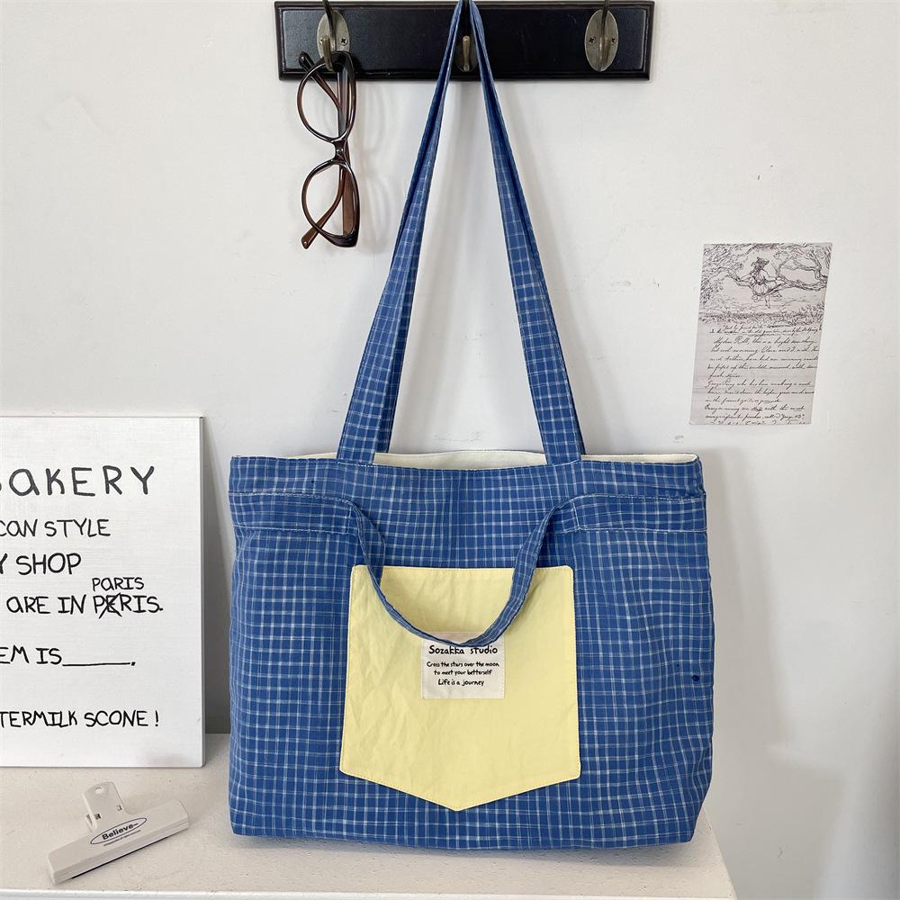 2 casual splicing plaid large-capacity tote bag new niche portable shoulder bag class bag синий
2 casual splicing plaid large-capacity tote bag new niche portable shoulder bag class bag синий