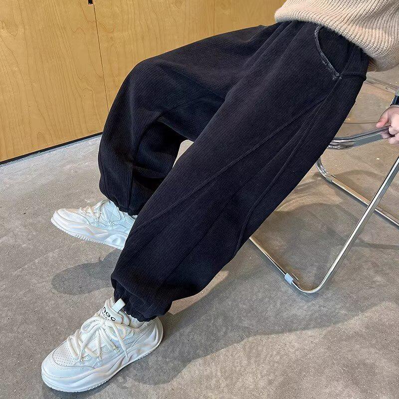 Вельветовые брюки с манжетами для мальчиков - Коллекция Весна/Осень 2025, Свободный крой для детей среднего и старшего возраста 140 cm
Вельветовые брюки с манжетами для мальчиков - Коллекция Весна/Осень 2025, Свободный крой для детей среднего и старшего возраста 140 cm