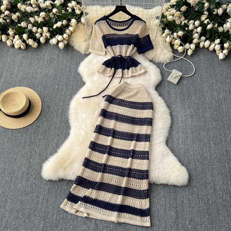 Korean Style Anti-Aging Outfits Women s Waist Trimming Lace up Contrast Color Stripes Knitwear Tops Silm Sheath Skirt Two-piece Set Blue All yards
Korean Style Anti-Aging Outfits Women s Waist Trimming Lace up Contrast Color Stripes Knitwear Tops Silm Sheath Skirt Two-piece Set Blue All yards
