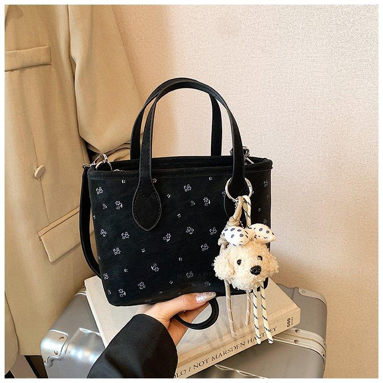 Commute Handbag For Women 2026 New Crossbody bag for women Trend Shoulder bag for women Classic Women’s Handbag
Commute Handbag For Women 2026 New Crossbody bag for women Trend Shoulder bag for women Classic Women’s Handbag