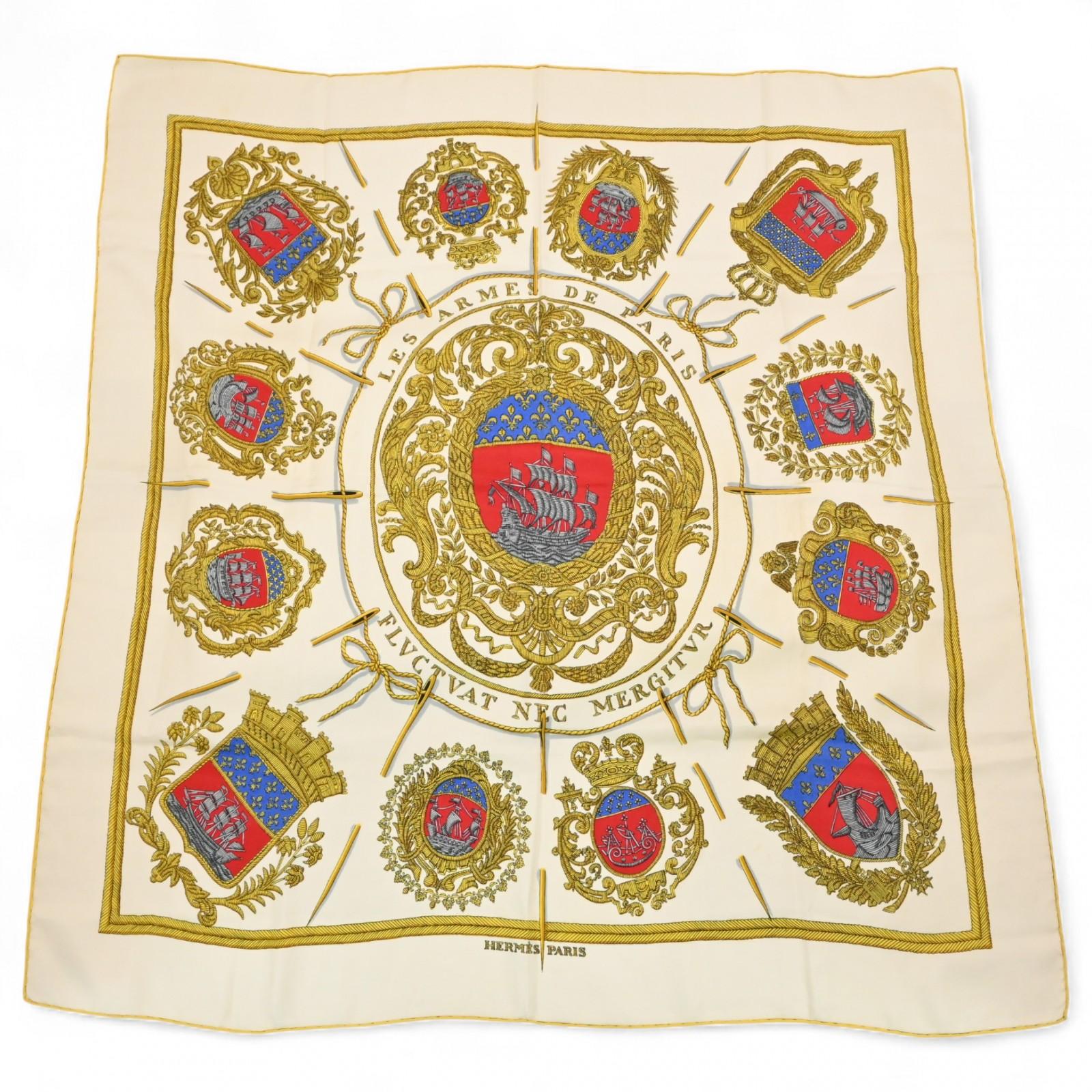 Auth HERMÈS Carré 90 Scarf Paris Emblem Silk he5606ee
Auth HERMÈS Carré 90 Scarf Paris Emblem Silk he5606ee