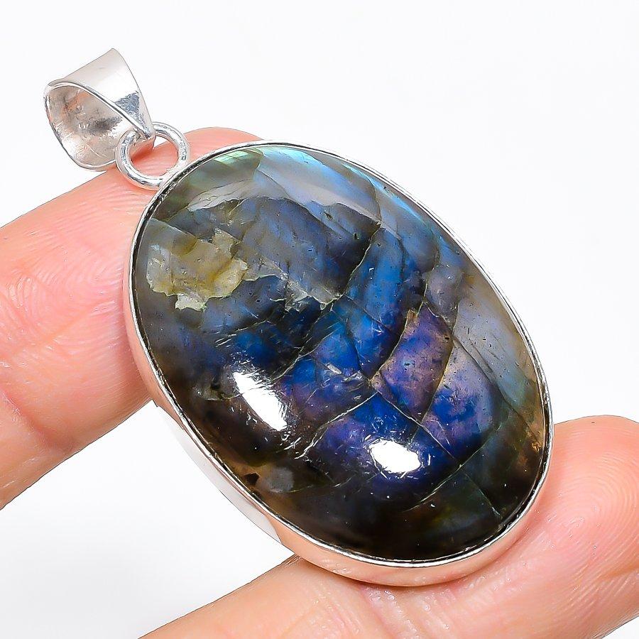 Labradorite Gemstone Handmade 925 Sterling Silver Jewelry Pendant 2.05 KJ-17
Labradorite Gemstone Handmade 925 Sterling Silver Jewelry Pendant 2.05 KJ-17