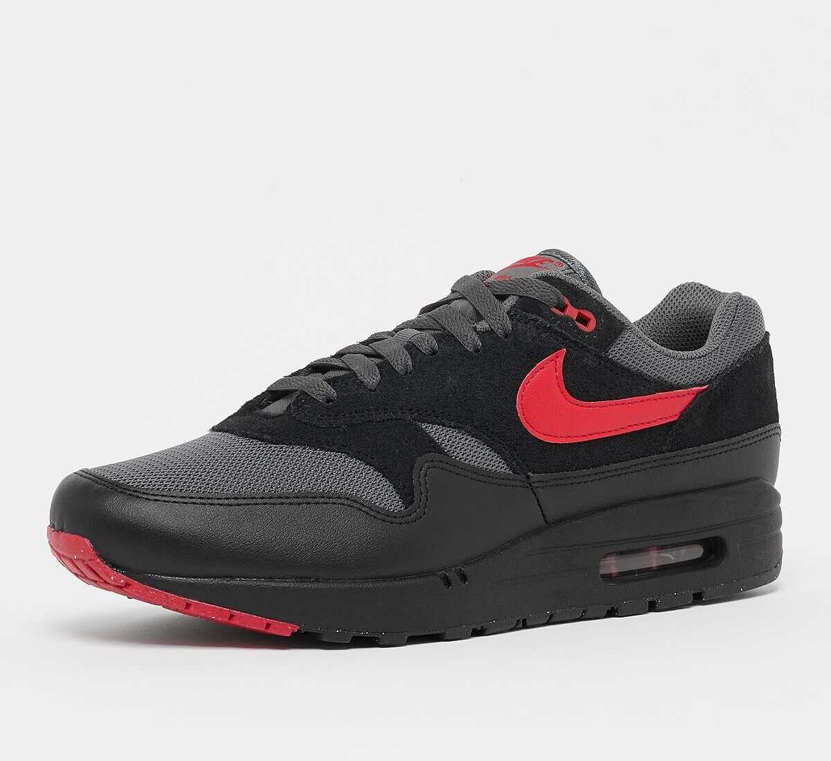 Кроссовки Nike Air Max 1 Essential (FZ5808) черный/ университетский красный/ железно-серый 40
Кроссовки Nike Air Max 1 Essential (FZ5808) черный/ университетский красный/ железно-серый 40